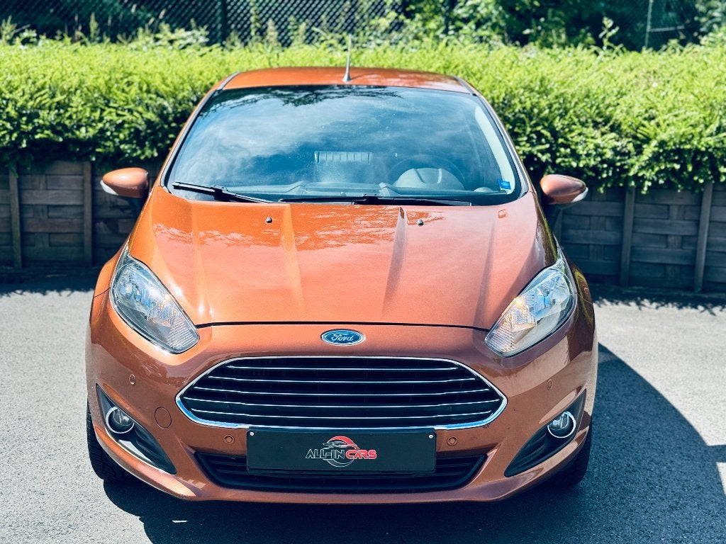 FORD FIESTA 5 DEUREN 12 MAANDEN GARANTIE - gratis verzending, Voorwielaandrijving, Euro 5, Stof, Zwart