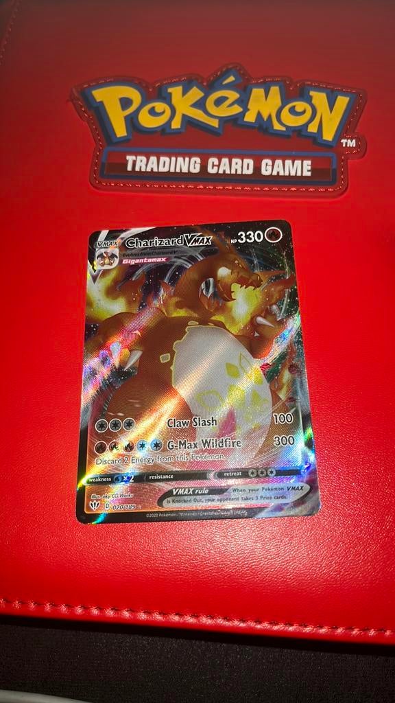 Charizard Vmax goeie staat!, Hobby & Loisirs créatifs, Jeux de cartes à collectionner | Pokémon, Enlèvement, Comme neuf