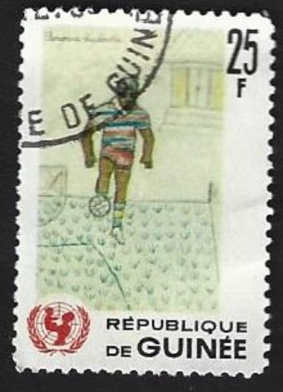 1 Postzegel Guinee 1966 Kindertekening, Postzegels en Munten, Postzegels | Afrika, Ophalen of Verzenden, Guinee, Gestempeld