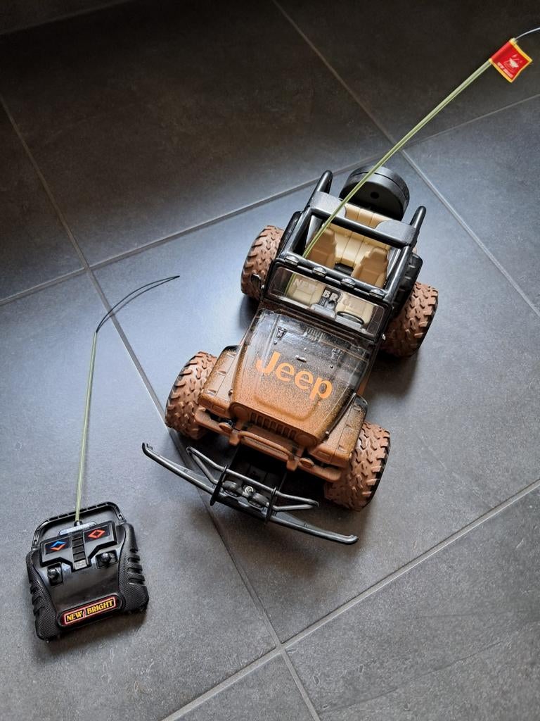 Jeep télécommandé, Enfants & Bébés, Jouets | Véhicules en jouets, Enlèvement, Télécommande