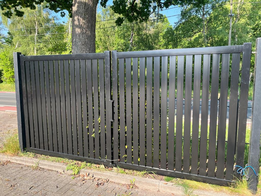 dubbele nieuwe poort met slot, Tuin en Terras, Ophalen, Nieuw, IJzer, Tuinhek