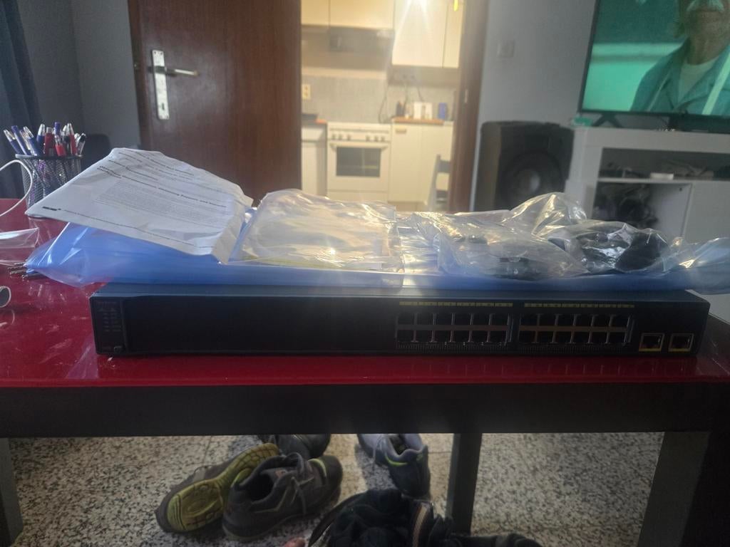 Catalogue Cisco 2960 du commutateur PoE 24 ports, Enlèvement
