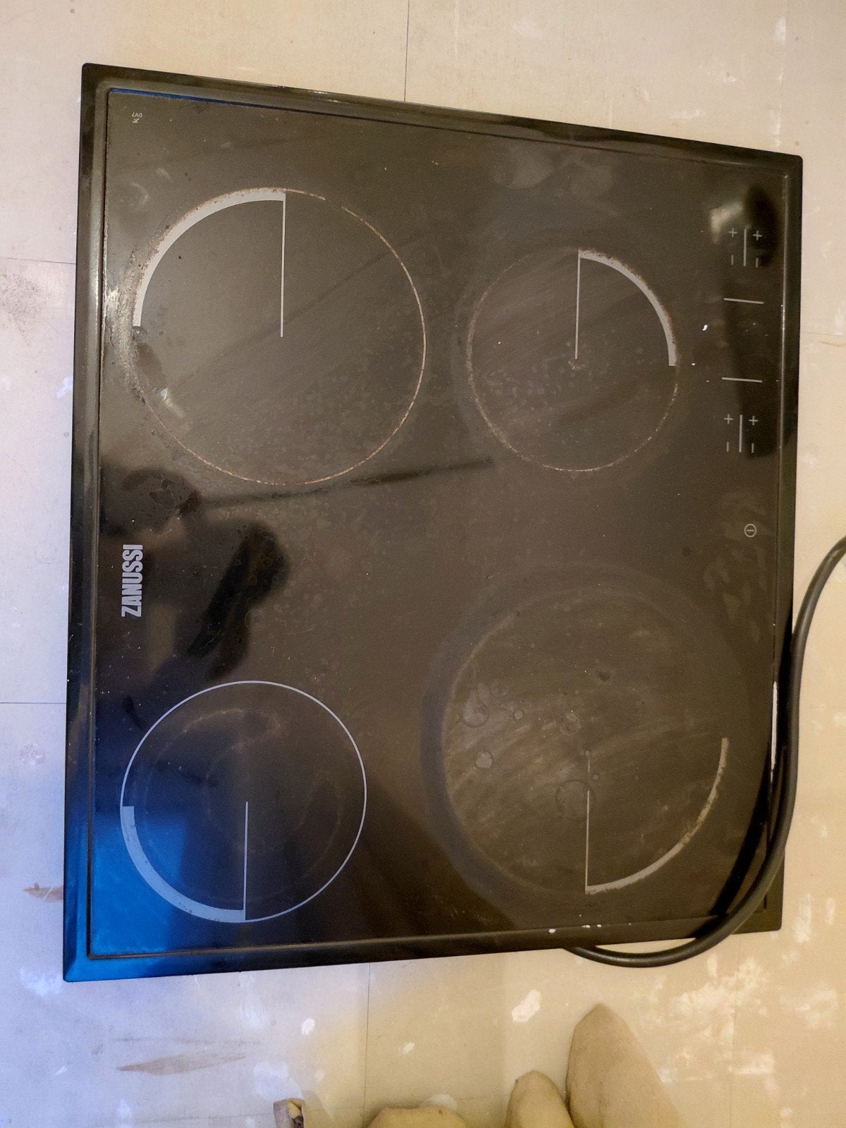 Donne taque, Enlèvement, Utilisé, À Poser, 4 zones de cuisson