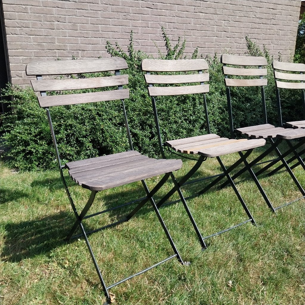 chaises de café historiques, Enlèvement