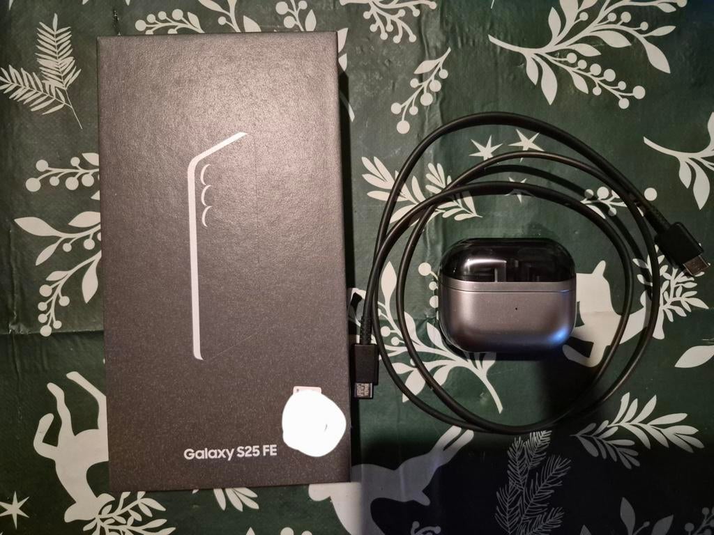 Samsung s25fe + buds 3, Télécoms, Téléphonie mobile | Samsung, Autres modèles, 10 mégapixels ou plus, Comme neuf, Enlèvement