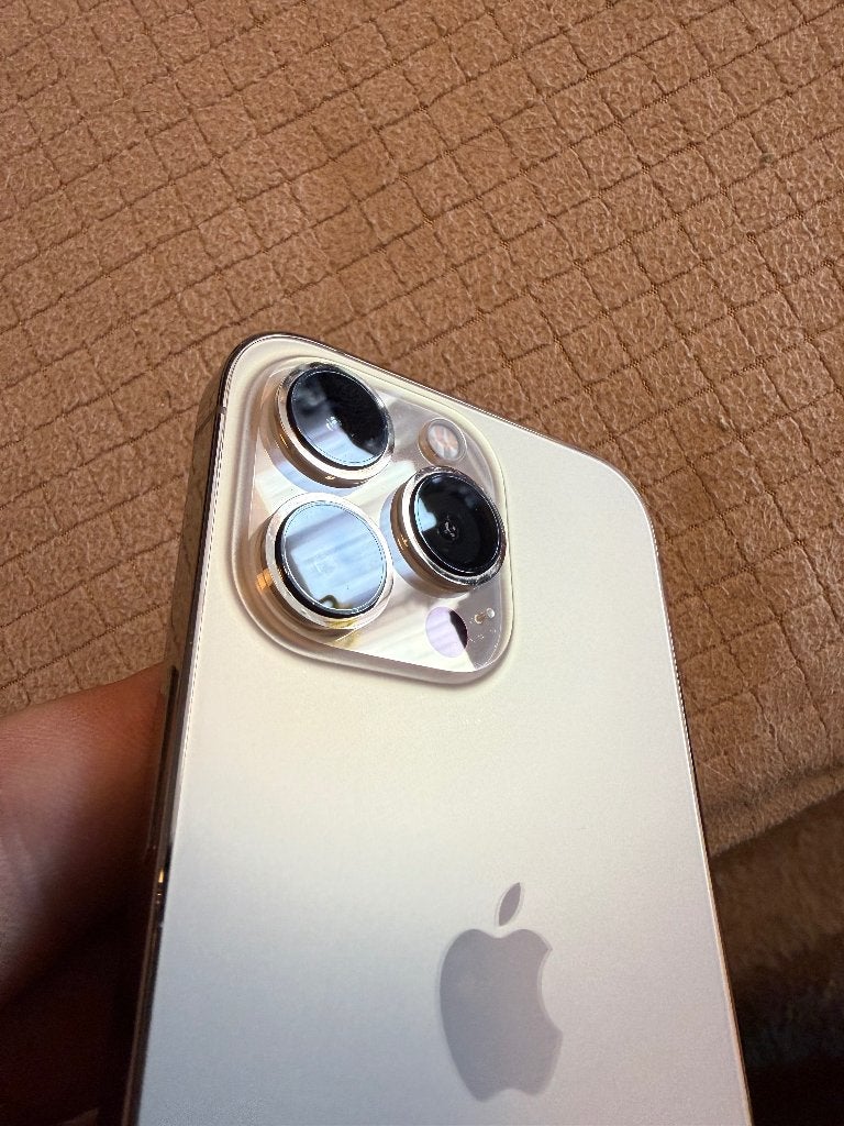 iPhone 13 Pro 128GB Or + Boîte + 3 Coques Otterbox & Elago, Télécoms, 128 GB, Or, Comme neuf, IPhone 13 Pro