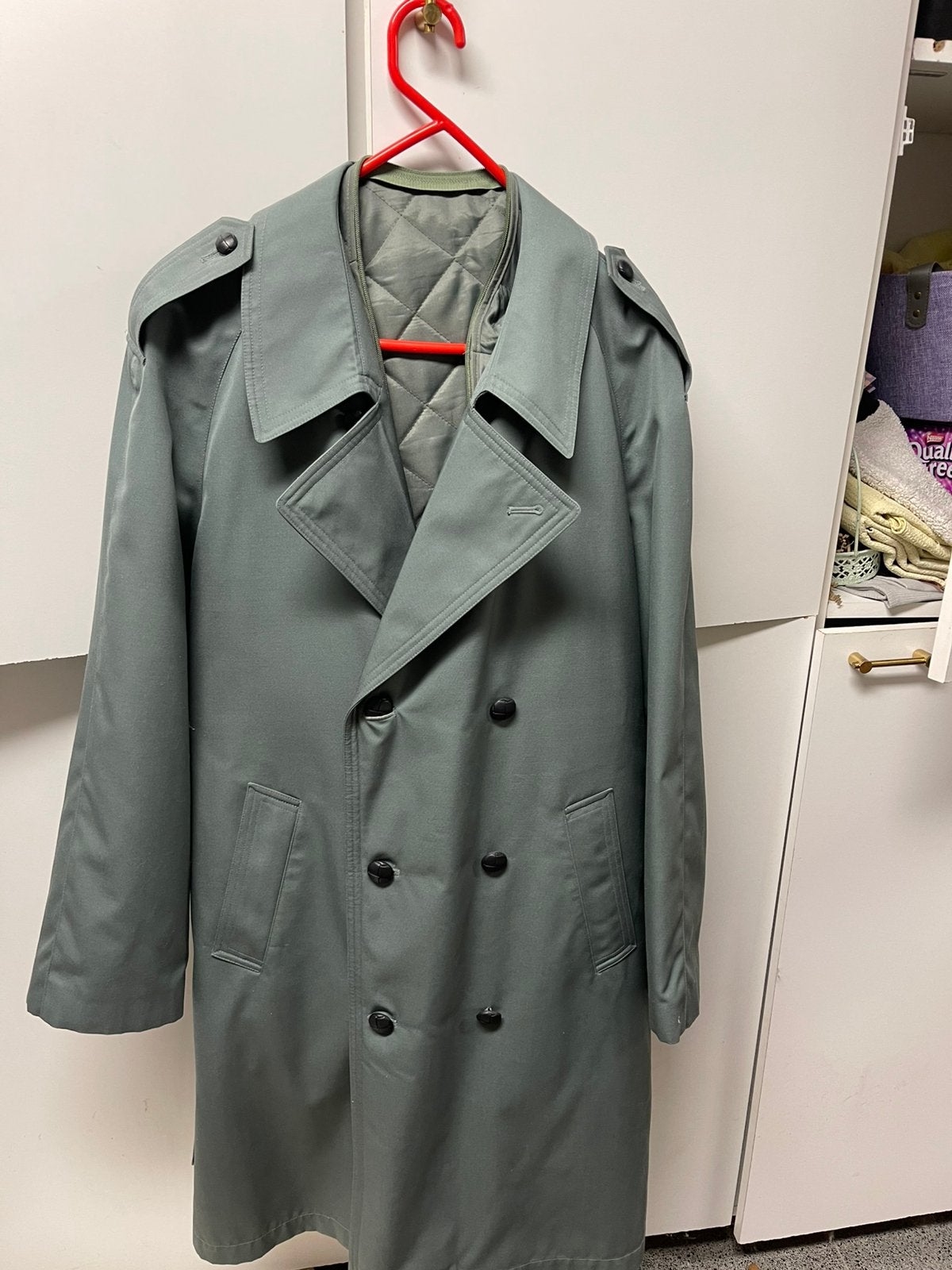 Regenmantel militaire service dress 40M, Collections, Objets militaires | Général, Enlèvement, Armée de terre, Vêtements ou Chaussures
