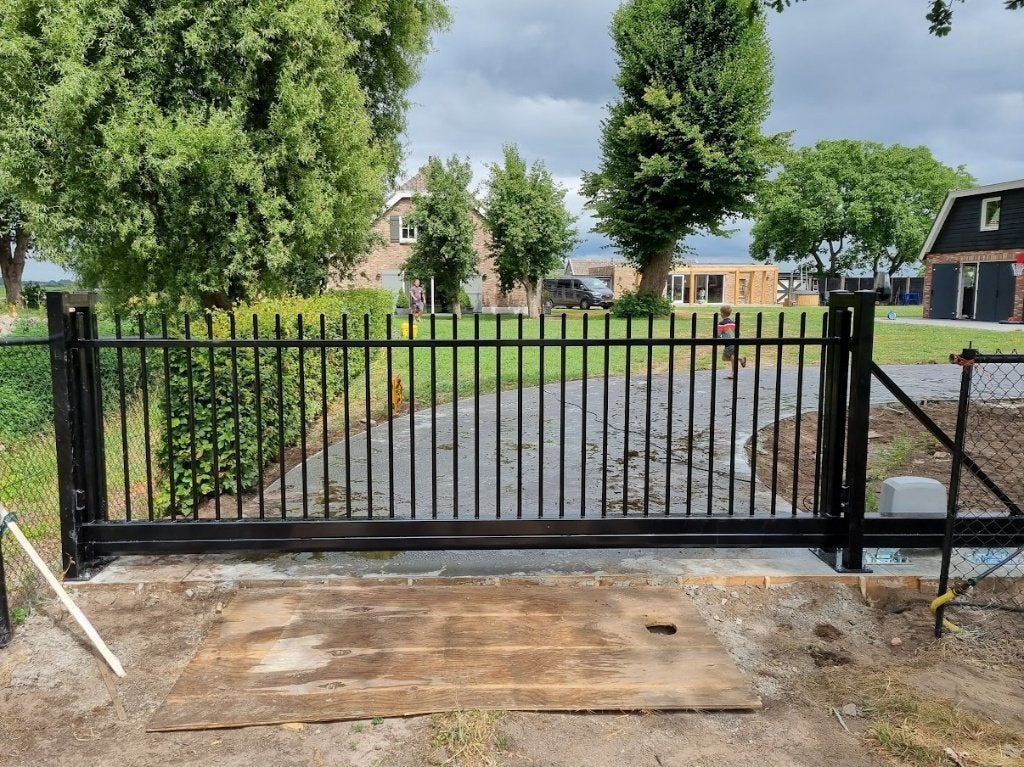 Spijlen schuifpoort,draaipoort incl fundatie,motor montage, Ophalen, Nieuw, IJzer, Schuifpoort