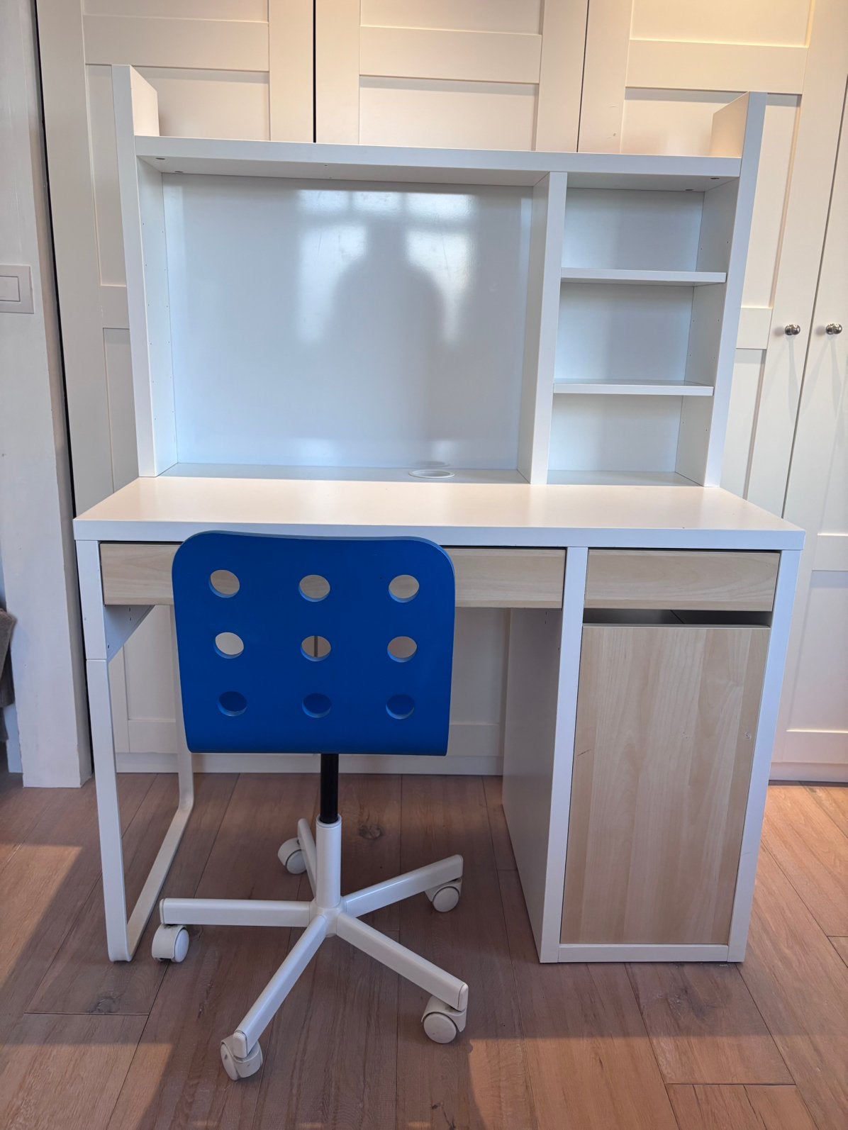 Bureau ikea Micke 105 x 50 avec chaise de bureau, Huis en Inrichting, Ophalen, Gebruikt, Scandinavisch, IKEA