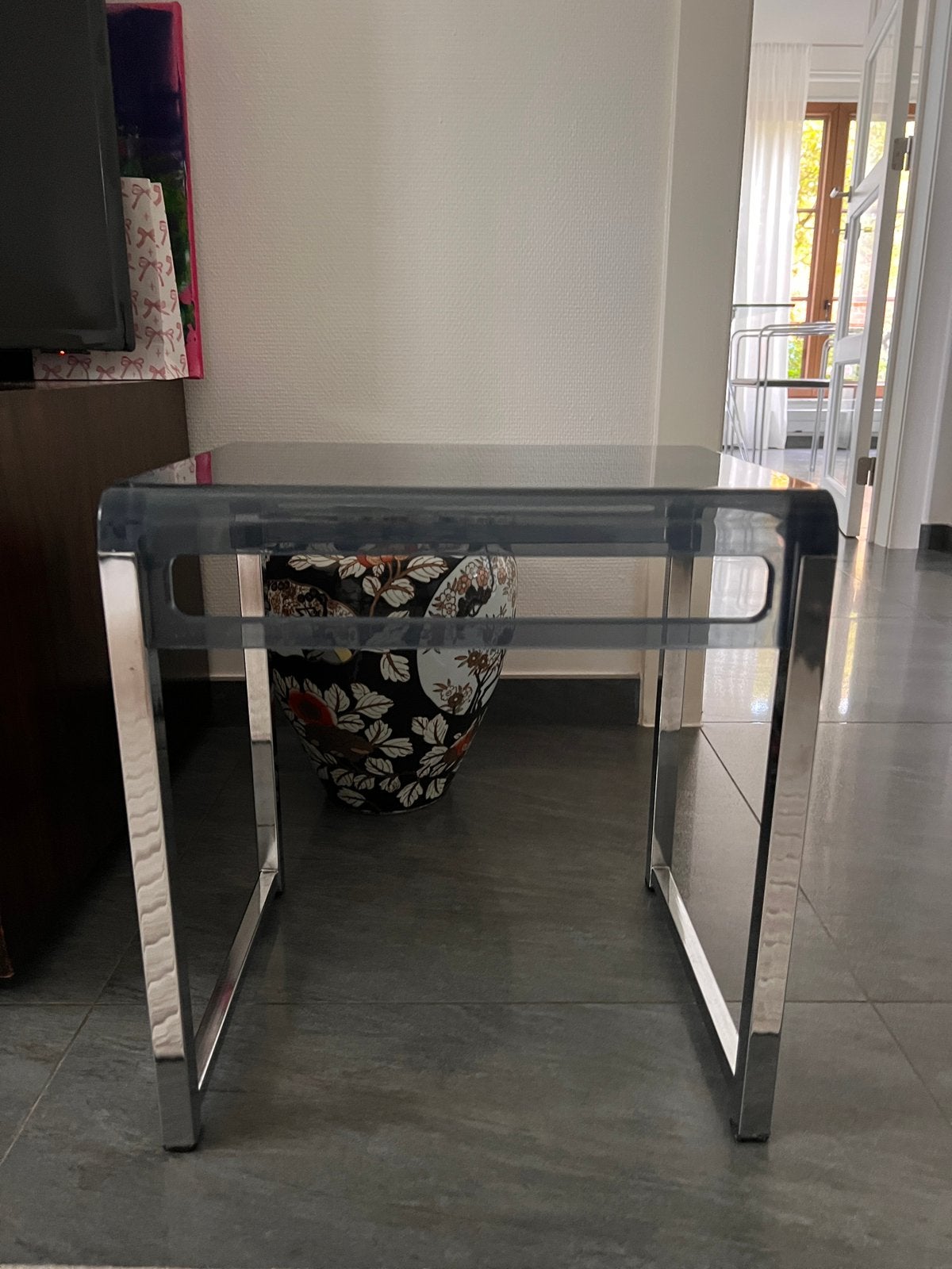 Table basse vintage design en plexiglas et métal chromé., Enlèvement, Comme neuf, Métal