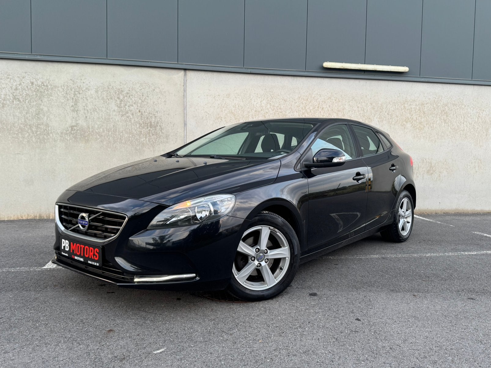 Volvo v40 D2 - 2014 - 104.000 km - airco - diesel- garantie, 1600 cc, Bedrijf, Te koop, Euro 5