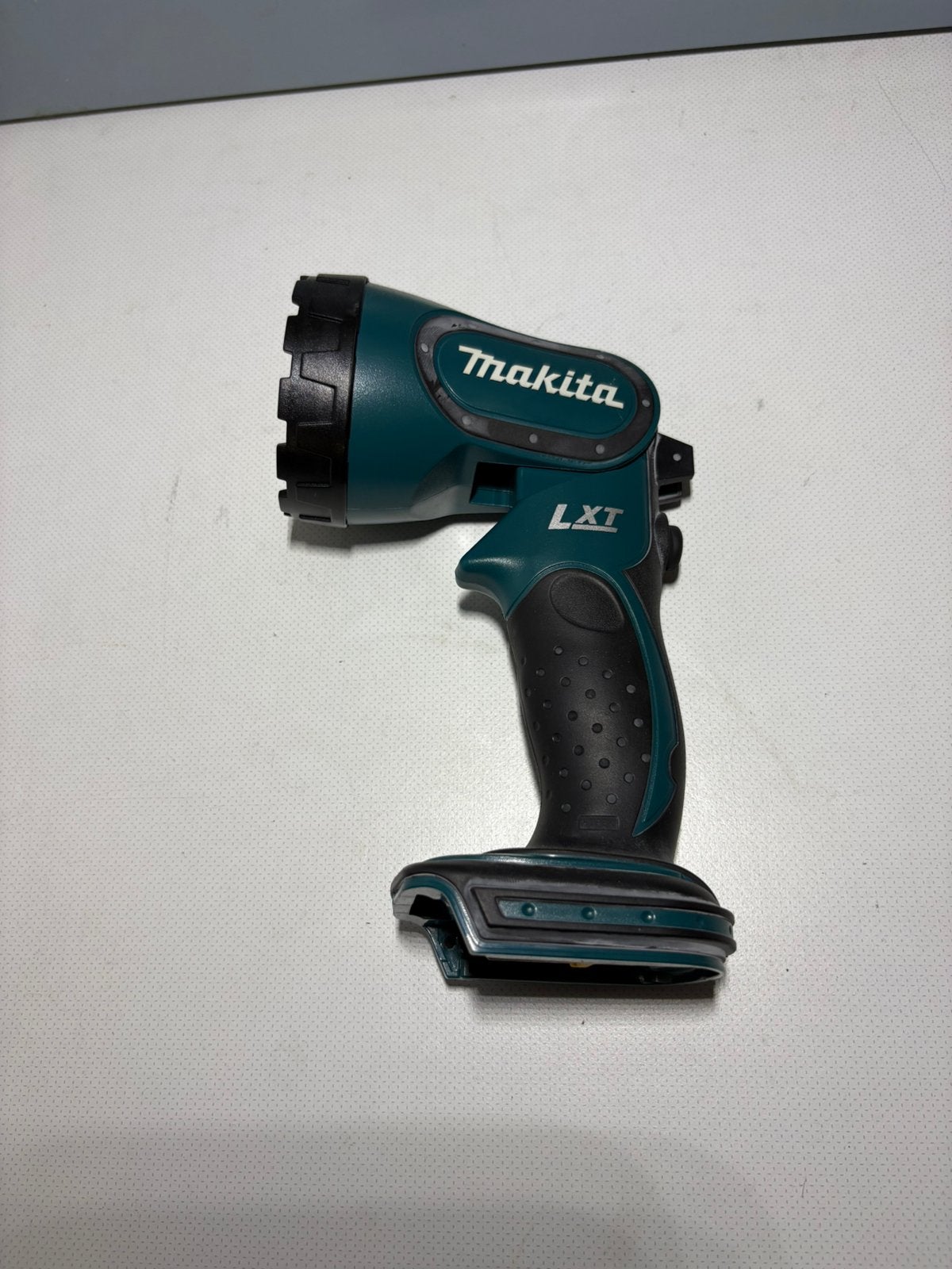 Makita DML185 accu lamp 14,4V-18V met 1 accu 14,4V, Enlèvement ou Envoi, Neuf, Lampe