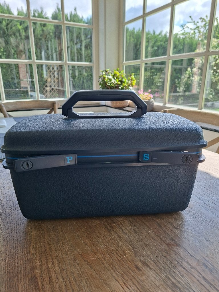 Beauty case, Enlèvement, Comme neuf, Bleu, Avec serrure
