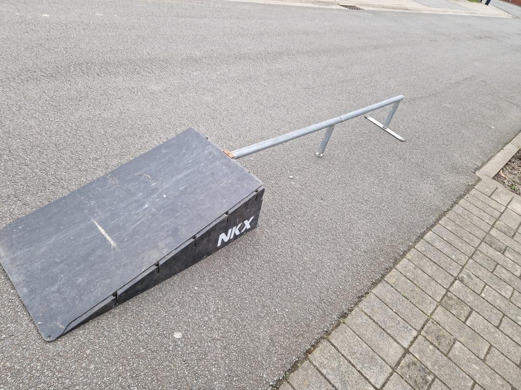 Skate ramp en grind rail, Ophalen