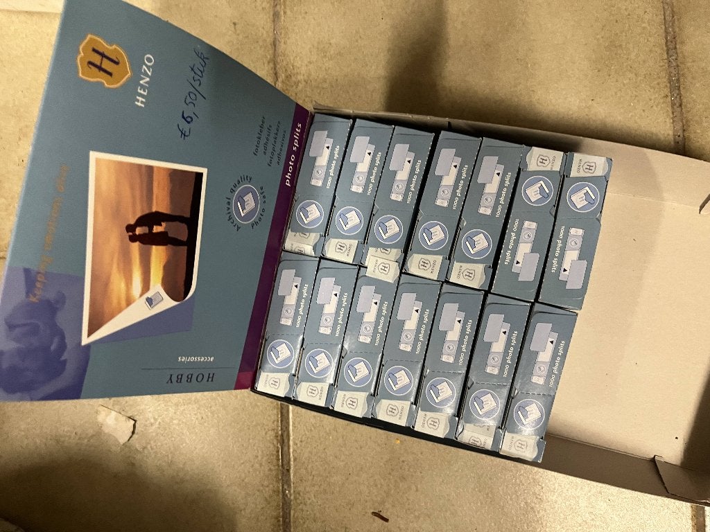 14 boîtes pour coller des photos dans des albums, Enlèvement ou Envoi, Comme neuf, Autocollant