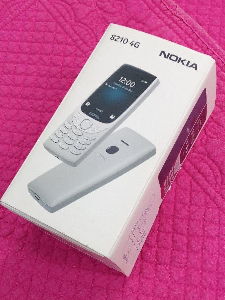 NOKIA 8210 4G, Télécoms, Téléphonie mobile | Nokia, Rouge, Moins de 3 mégapixels, Enlèvement ou Envoi, Classique ou Candybar