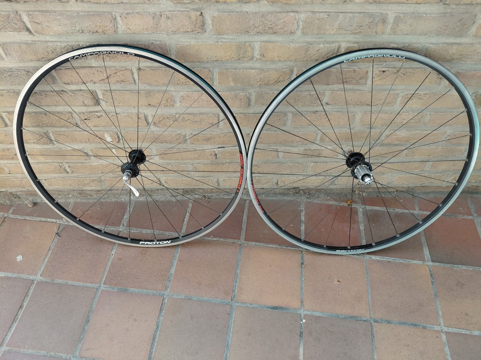 Paire de roues Campagnolo Proton en bon état., Vélos & Vélomoteurs, Enlèvement, Racefiets, Roue