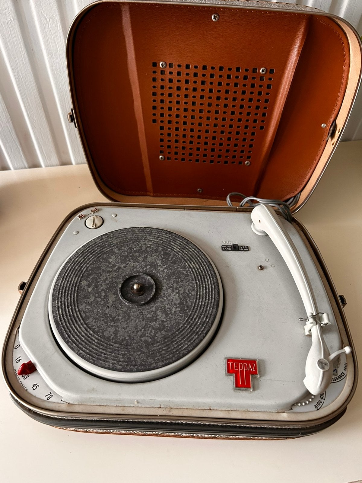 Teppaz vintage draagbare platenspeler in koffer, Audio, Tv en Foto, Platenspelers, Ophalen of Verzenden, Gebruikt, Platenspeler