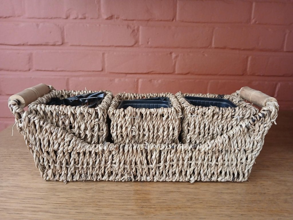 3 gevlochten vierkante bloempotjes in een gevlochten mandje, Enlèvement ou Envoi, Comme neuf, Pot de fleurs ou jardinière, Tressé