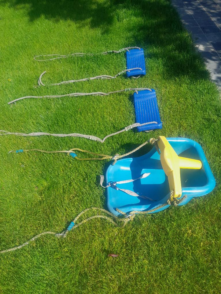 schommelstoel en 2 schommelzitjes, Kinderen en Baby's, Speelgoed | Buiten | Speeltoestellen, Ophalen, Zo goed als nieuw, Glijbaan