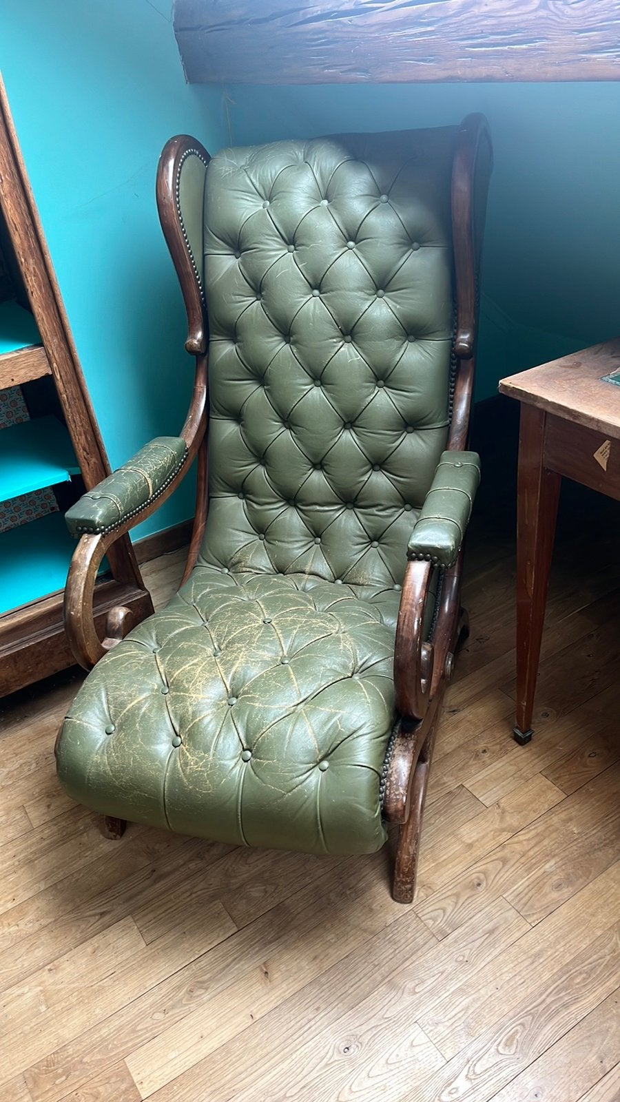 Chauffeuse cuir style victoirien / regency, Maison & Meubles, 75 à 100 cm, Victorien/regency, Enlèvement, Utilisé