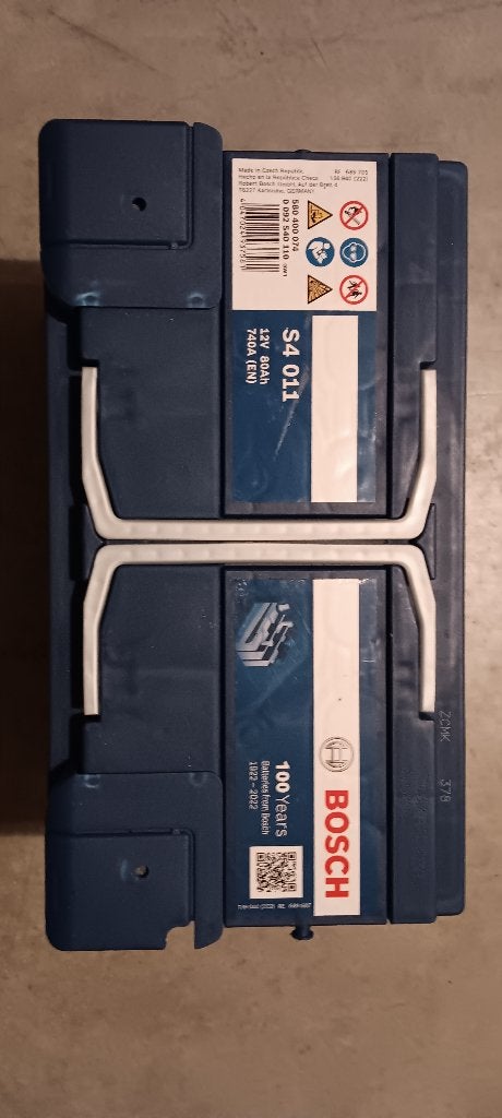 Battery  auto bocsch  new, Autos : Pièces & Accessoires, Batteries & Accessoires, Enlèvement