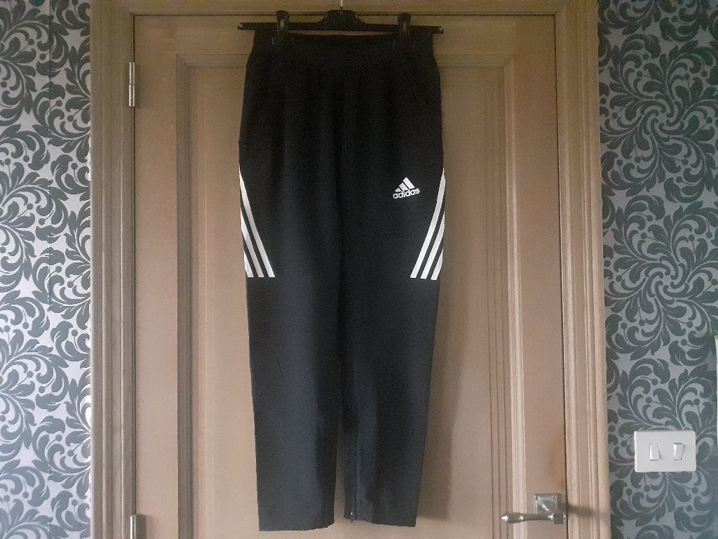 Pantalon Adidas Aeroready Sereno pour homme taille S, Vêtements | Hommes, Vêtements de sport, Addidas, Enlèvement ou Envoi, Comme neuf