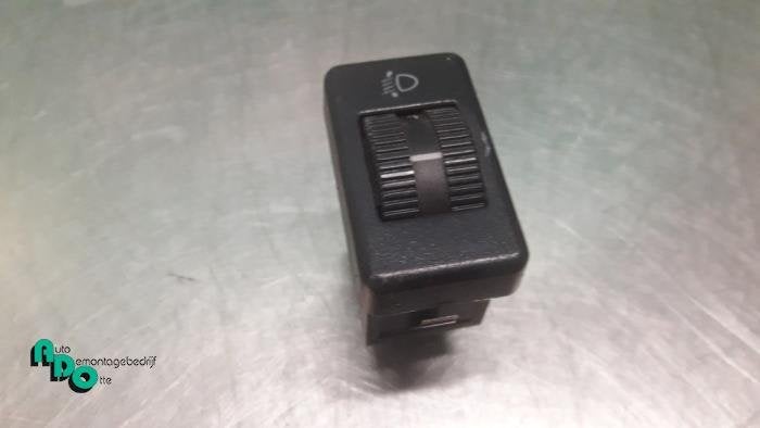 Commutateur phare hauteur réglable d'un Volkswagen Passat (, -, 3 mois de garantie, Utilisé, -