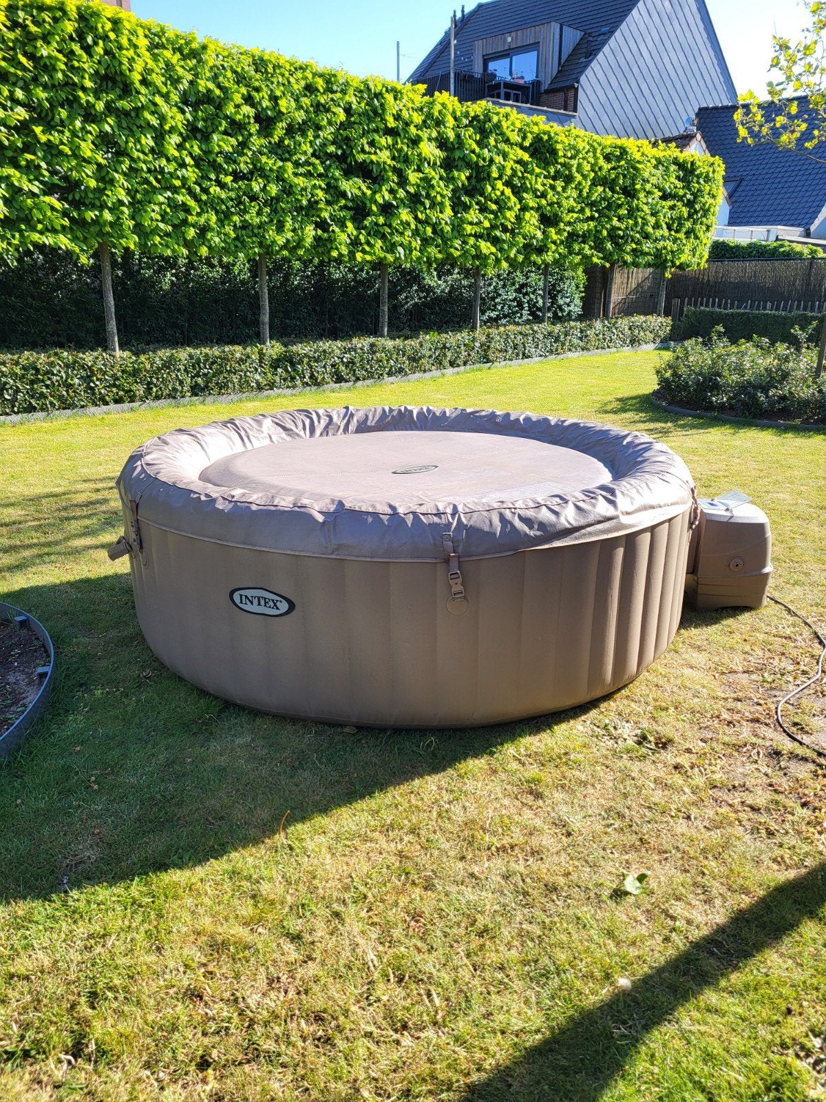 Jacuzzi Intex pour 6 personnes, Enlèvement, Utilisé, Pompe, Gonflable