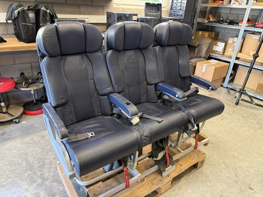 Vliegtuigzetels Business Brussels airlines, Huis en Inrichting, Ophalen, Gebruikt, Driepersoons, Leer
