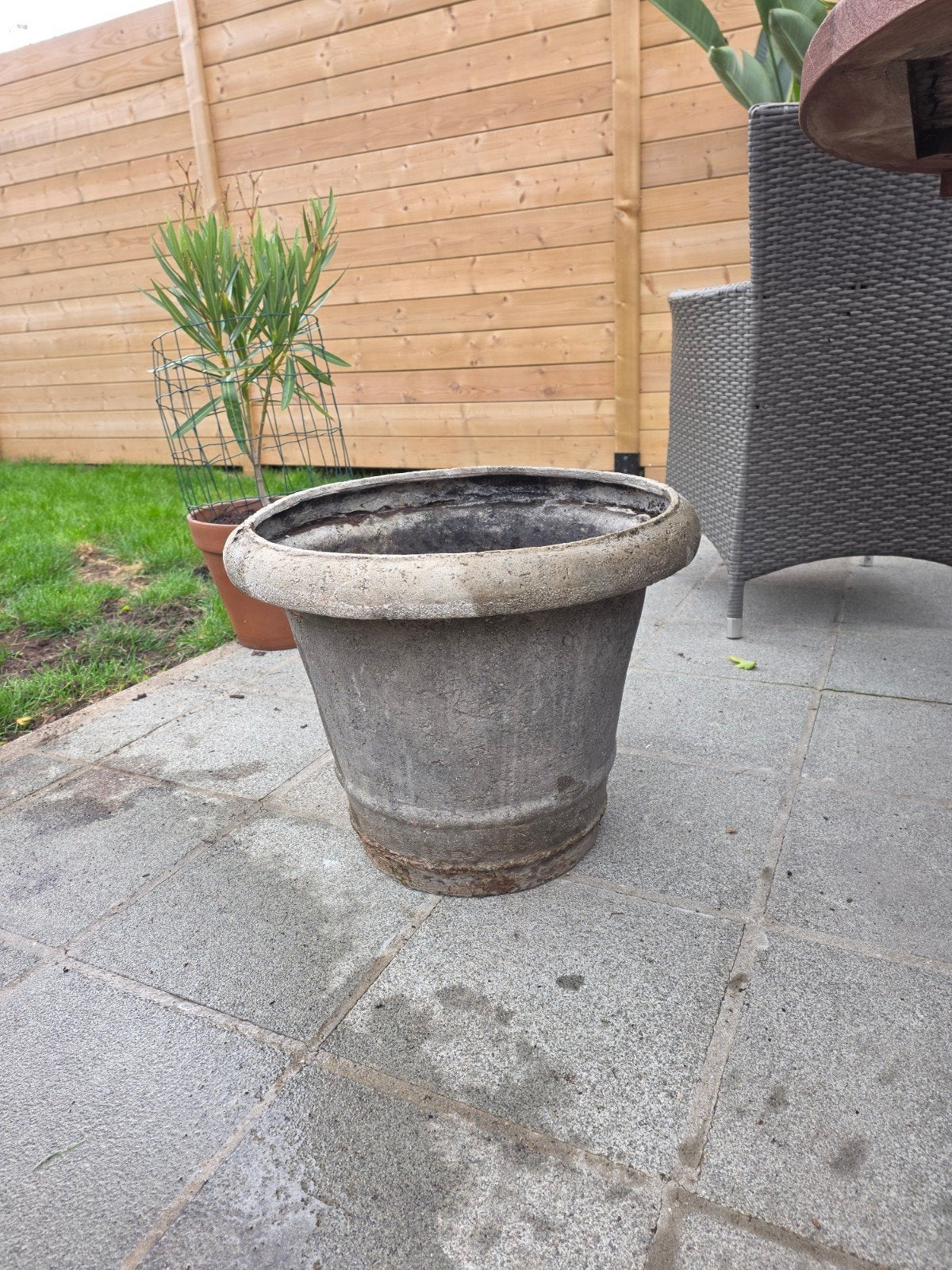 pot de fleur en fibre, Enlèvement, Utilisé, Intérieur