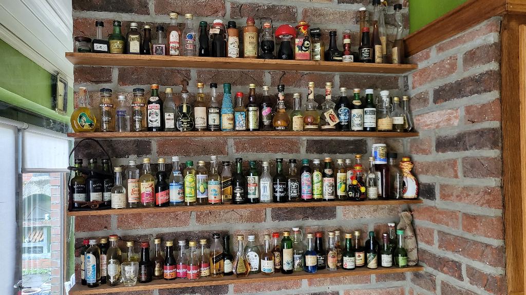 petite bouteille d'alcool, Enlèvement