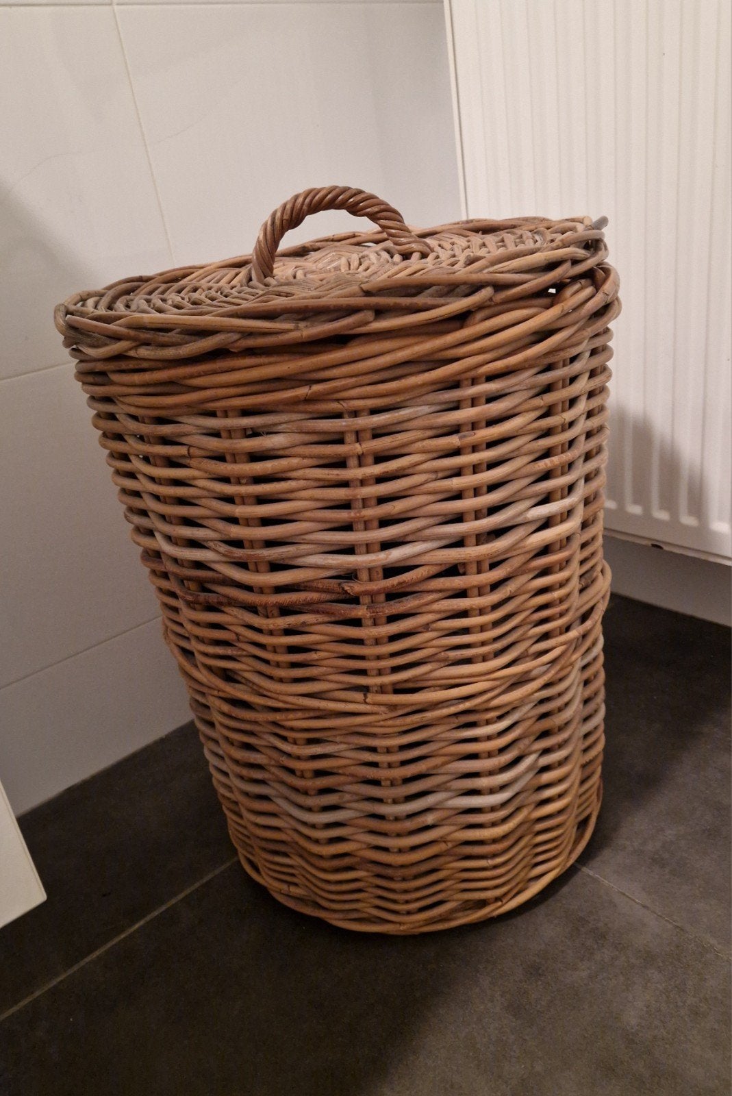 rieten mand / wasmand, Ophalen, Mand