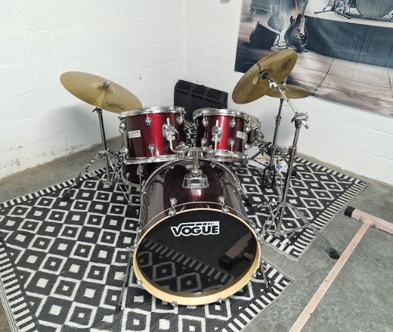 Drumstel Vogue - complete set - klaar om te spelen, Musique & Instruments, Enlèvement, Neuf