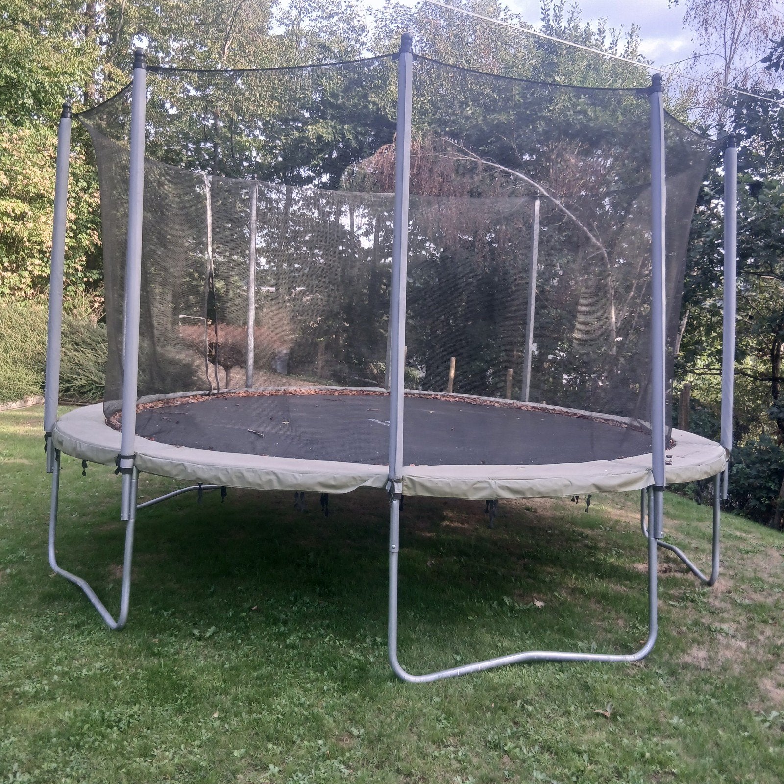 trampoline, Enlèvement ou Envoi