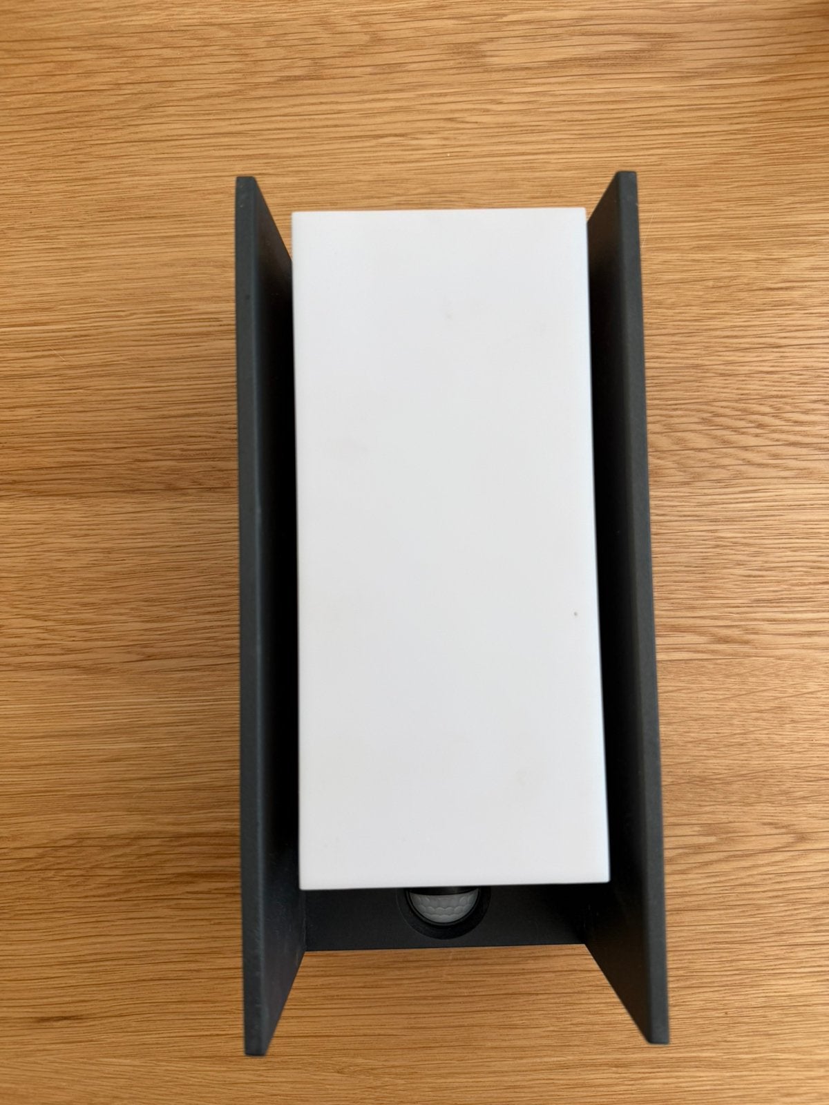 Philips buitenlamp met bewegingssensor – E27 - antraciet, Ophalen of Verzenden, Zo goed als nieuw, Buitenlamp, Philips