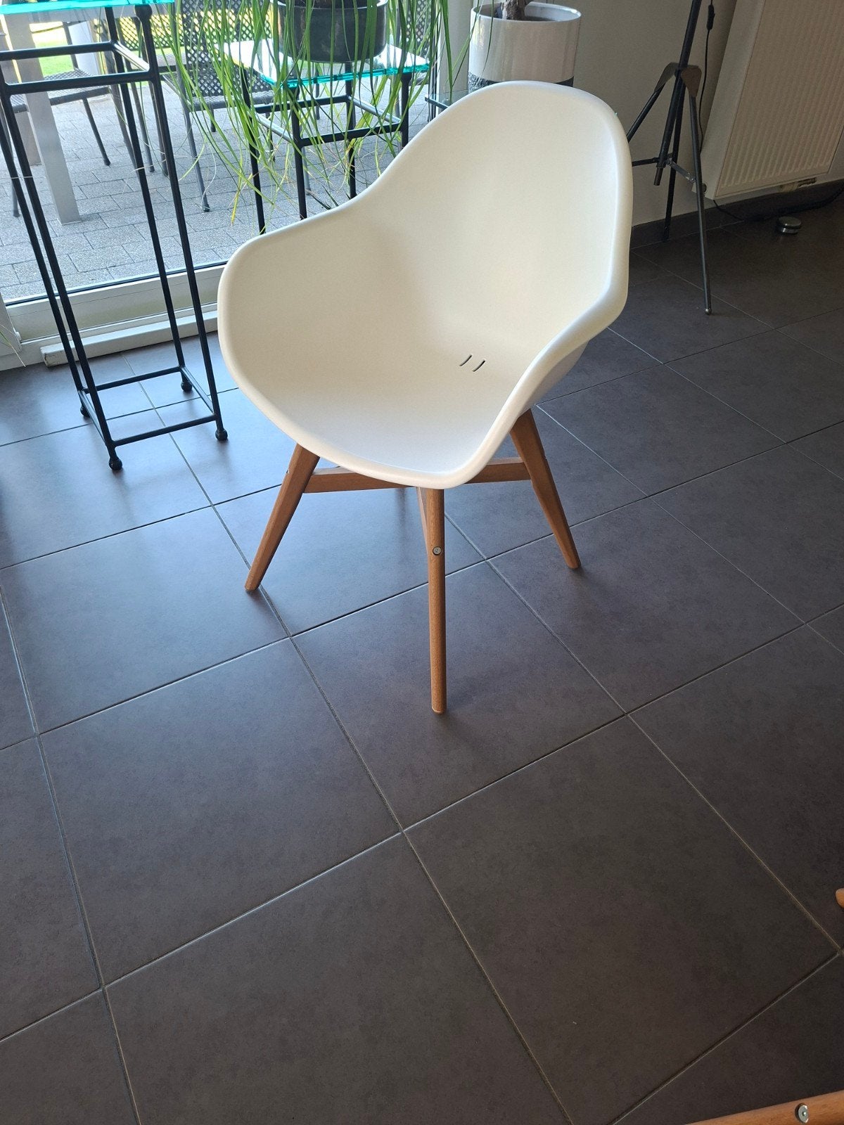 4 licht beige stoelen in heel goede staat, Maison & Meubles, Enlèvement, Utilisé, Blanc