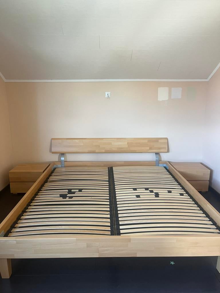 Lit 2 places en chêne massif avec 2 tables de nuit, Huis en Inrichting, Slaapkamer | Bedden, Zo goed als nieuw, Tweepersoons, 180 cm
