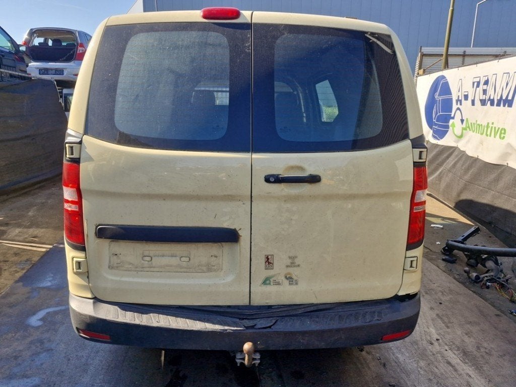 PORTE ARRIÈRE Hyundai H-300 Van 2.5 CRDi (D4CB) (01-2008/-), Hyundai Motor Deutschland GmbH, Arrière, Kaiserleipromenade 5
63067  Offenbach am Main, DE
