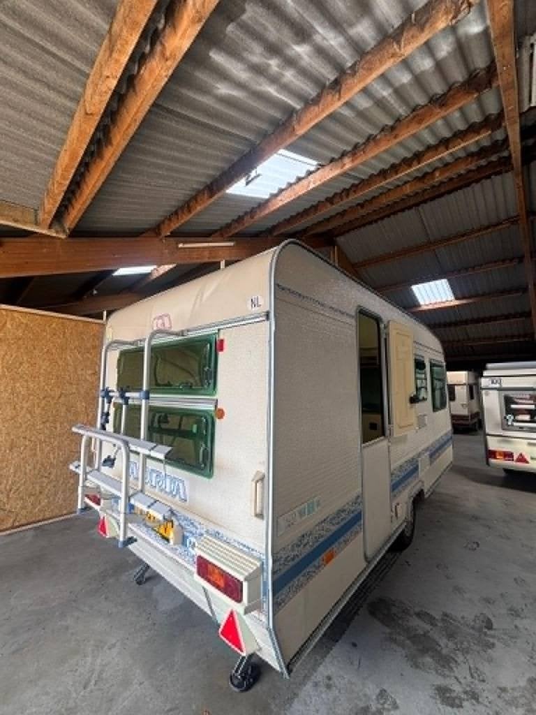 adria stapelbedden lichtgewicht,kg 730 max 1000, 2 aparte bedden, Treinzit, 750 - 1000 kg, Particulier