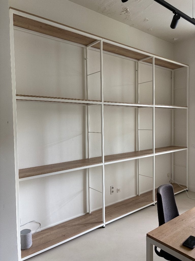 Rek – wit gepoederlakt met eiken legplanken (385x290x40), Zakelijke goederen, Kantine of Aula, Ophalen, Gebruikt, Inrichting