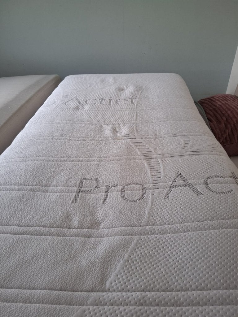 2x Beka Latex 500 Pocketveermatras – In zeer goede staat, Ophalen, 90 cm, Eenpersoons, Zo goed als nieuw