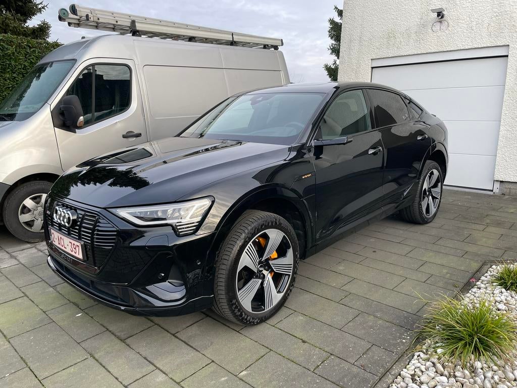 Audi E-tron 55 Quattro s line sportback black edition, Auto's, Automaat, Alcantara, Zwart, Elektrisch