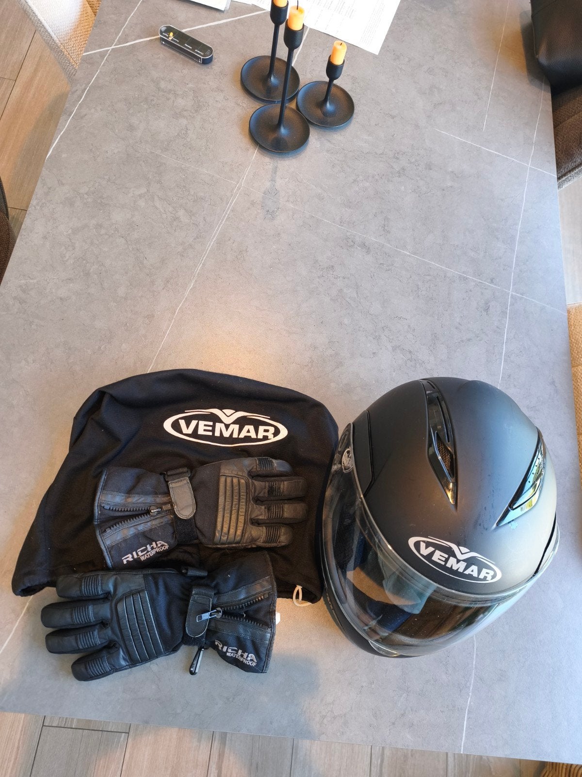 MotoHelm + Handschoenen, Sport en Fitness, Skeelers, Bescherming, Ophalen