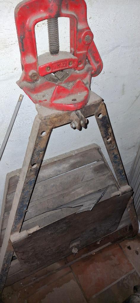 Pijpklem driepoot waterleidingsklem, Doe-het-zelf en Bouw, Ophalen, Gebruikt
