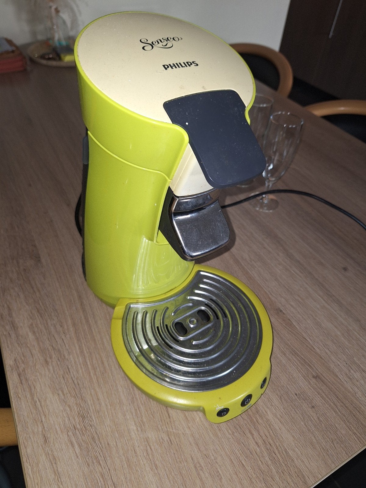 Senseo, Réservoir d'eau amovible, Dosettes et capsules de café, Utilisé, 4 à 10 tasses