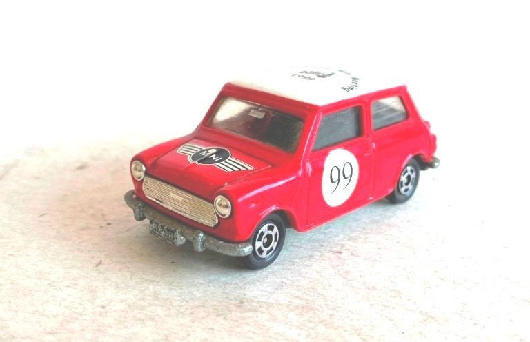 Mini Cooper Tomica rood IMM 1999., Hobby & Loisirs créatifs, Enlèvement ou Envoi, Comme neuf, Voiture, Autres marques