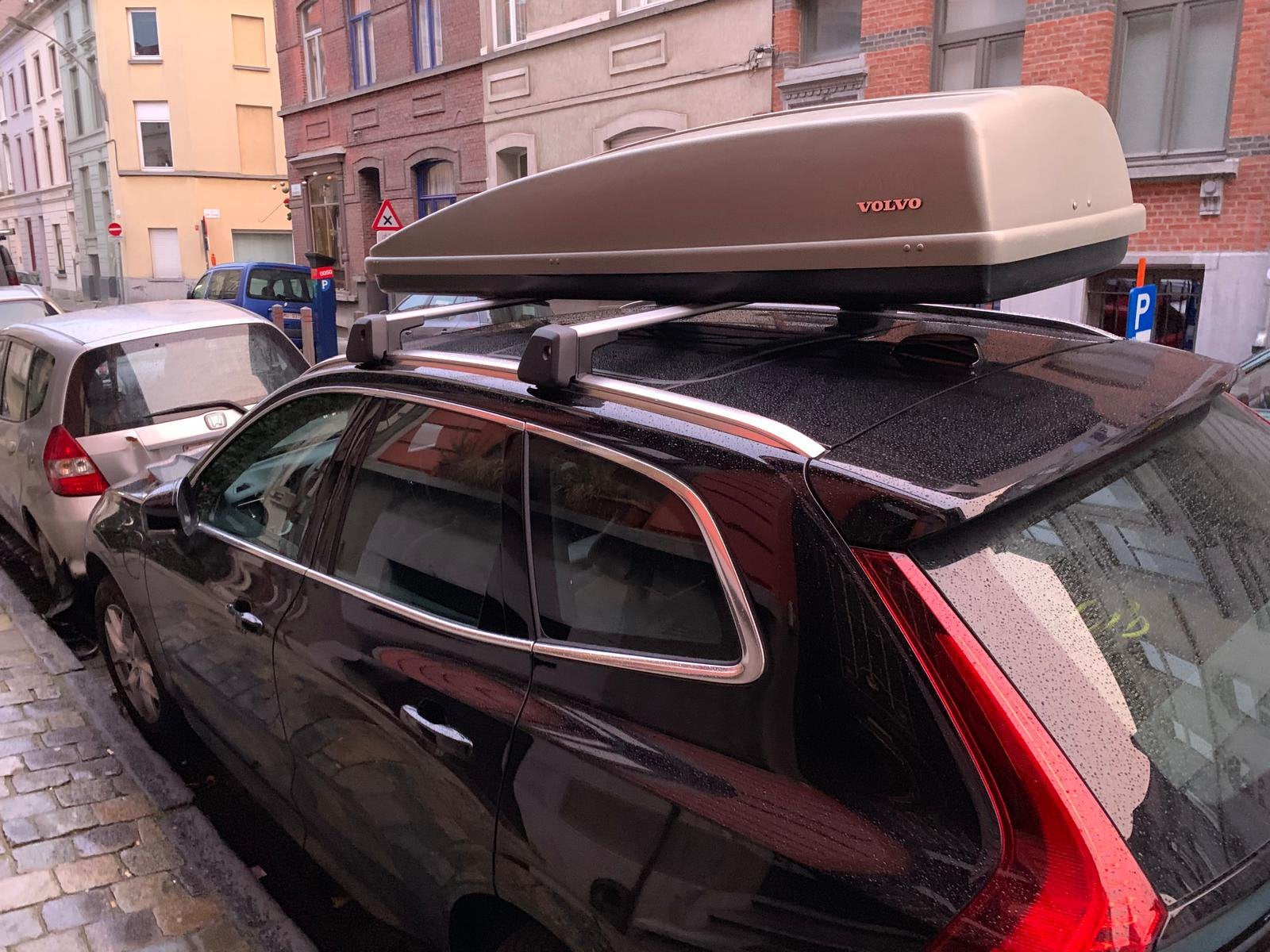 Volvo dakkoffer incl. dakdragers systeem, Enlèvement, Comme neuf