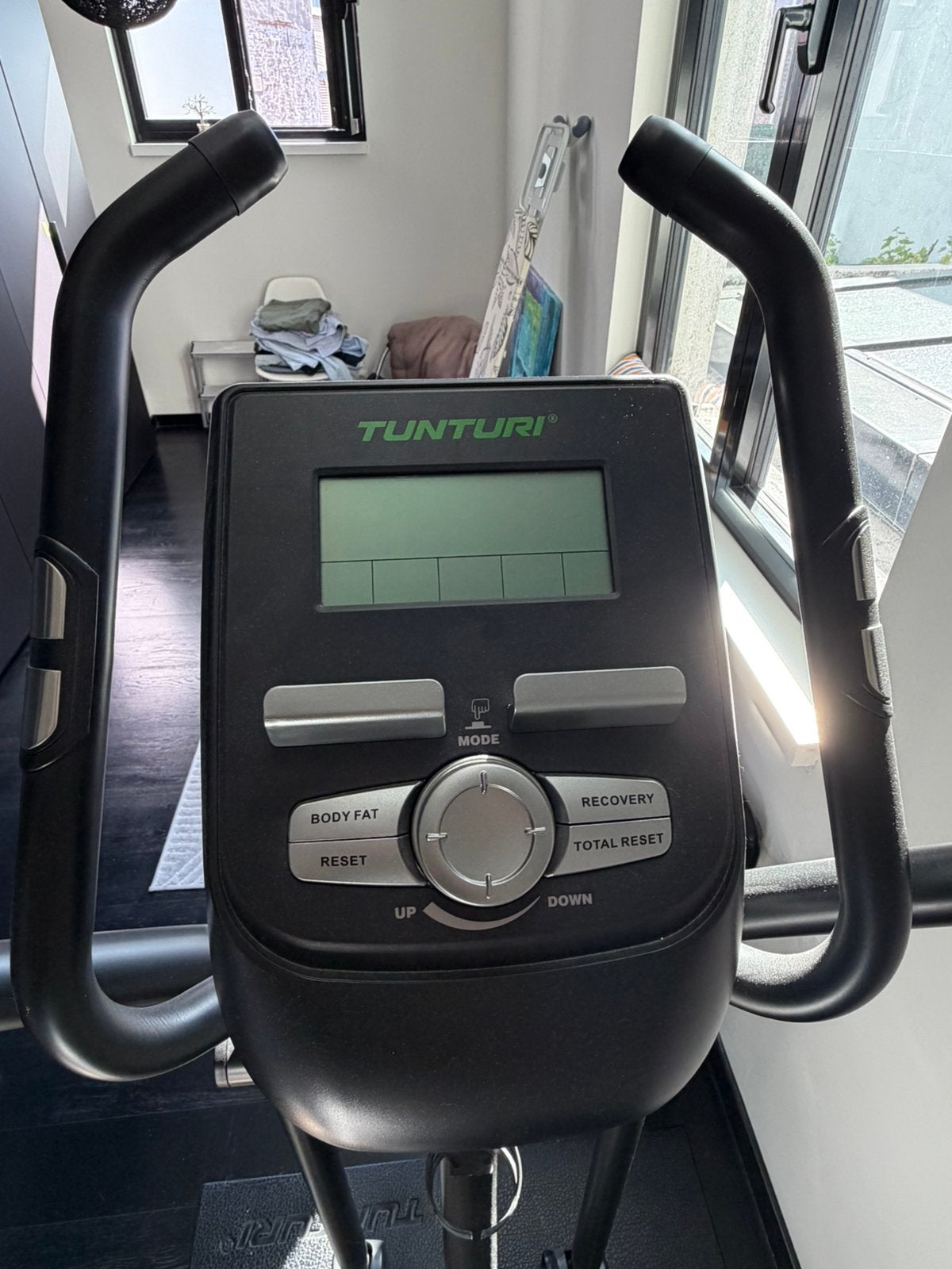 Te koop aangeboden: crosstrainer Tunturi, Sport en Fitness, Fitnessmaterialen, Ophalen, Zo goed als nieuw