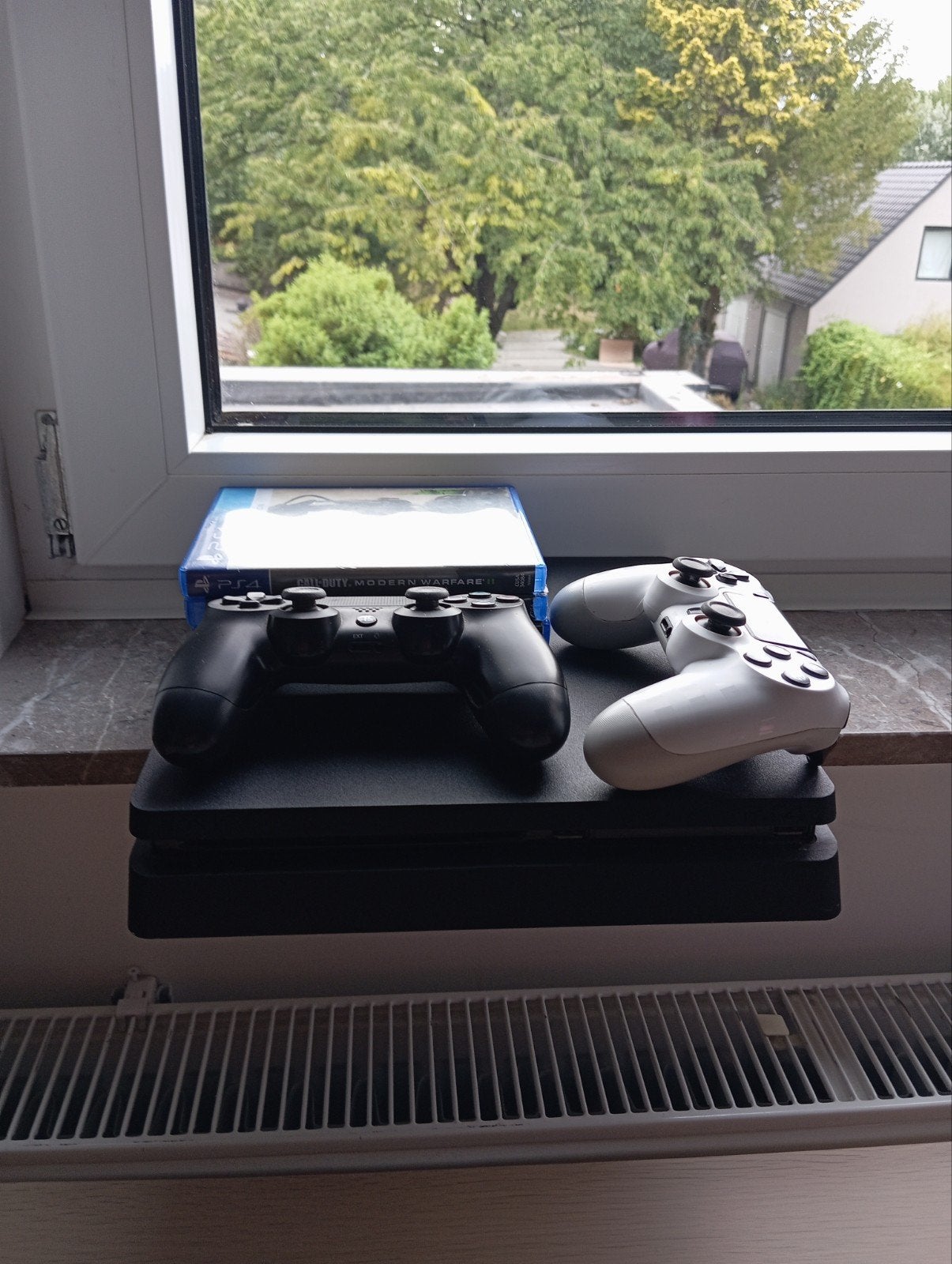PS4 Slim 500GB + 2 Controllers + 3 Games, Ophalen, Met 2 controllers, Zo goed als nieuw, Slim